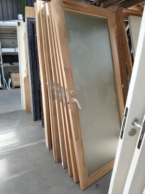 Portes vitrées en réemploi