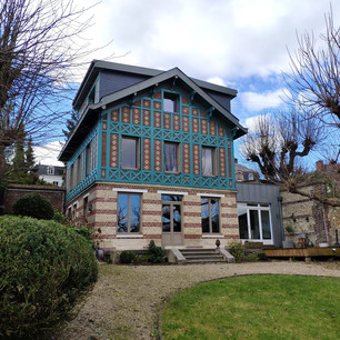 Maison avec les combles aménagés côté jardin