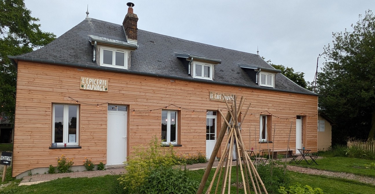 Façade du bâtiment "La maison sauvage"