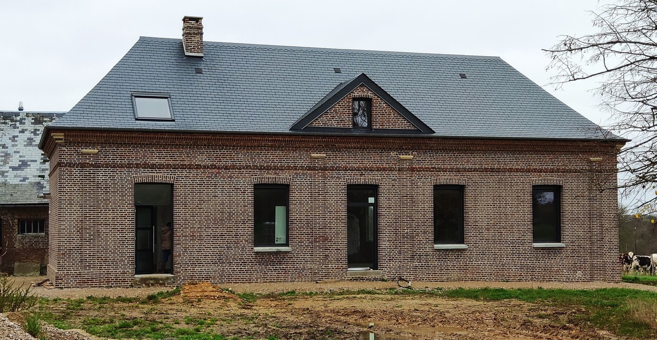 Rénovation globale d’une habitation en briques par Artech Architecture - Lucille Régnier